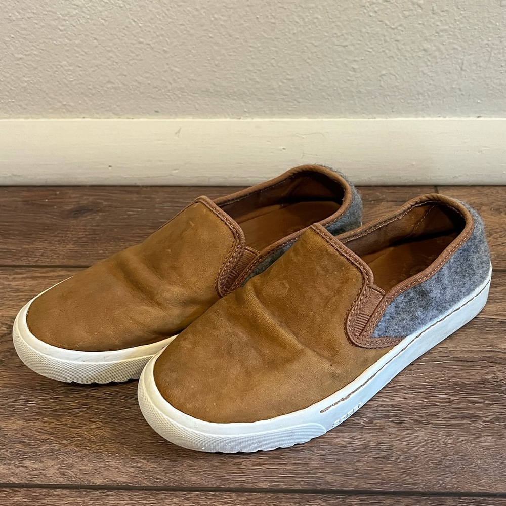 Sorel tan slip ons